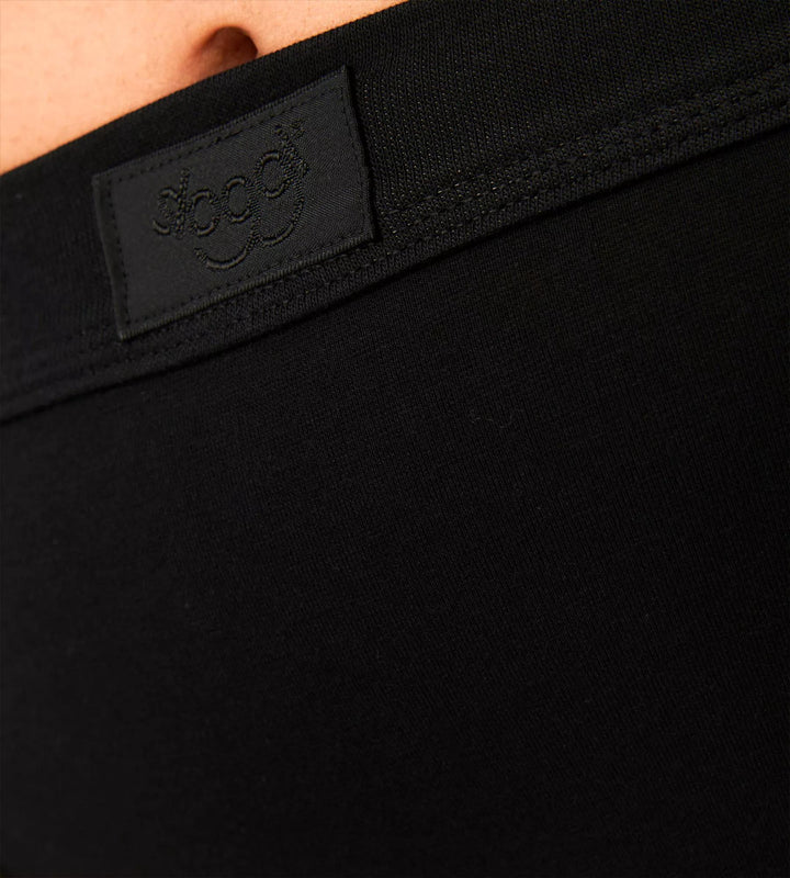 #culoare_0004-black