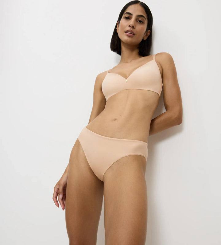#culoare_00nz-nude-beige