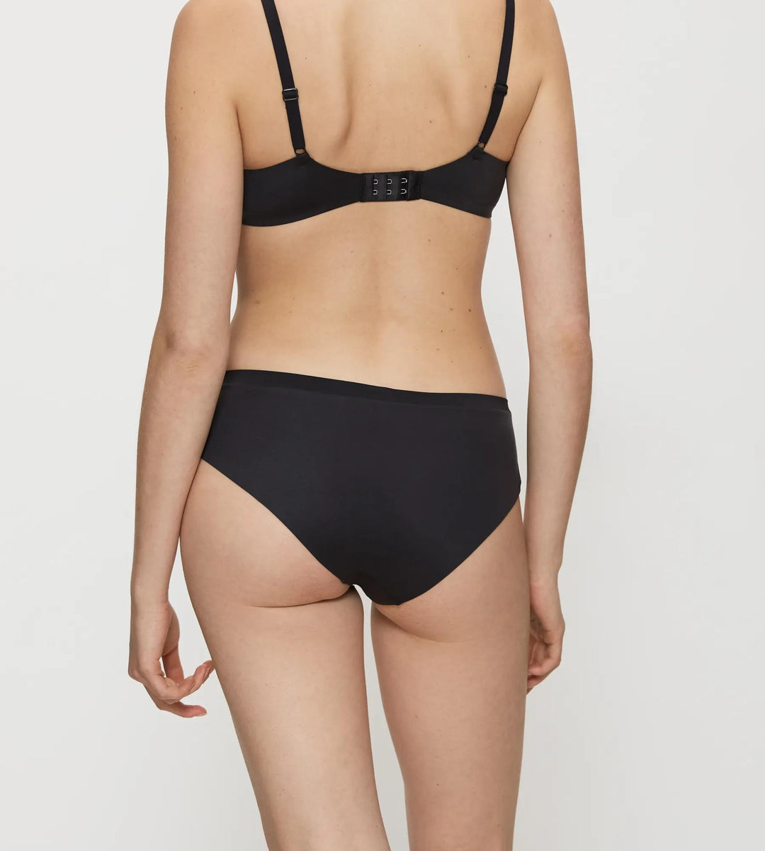 #culoare_0004-black