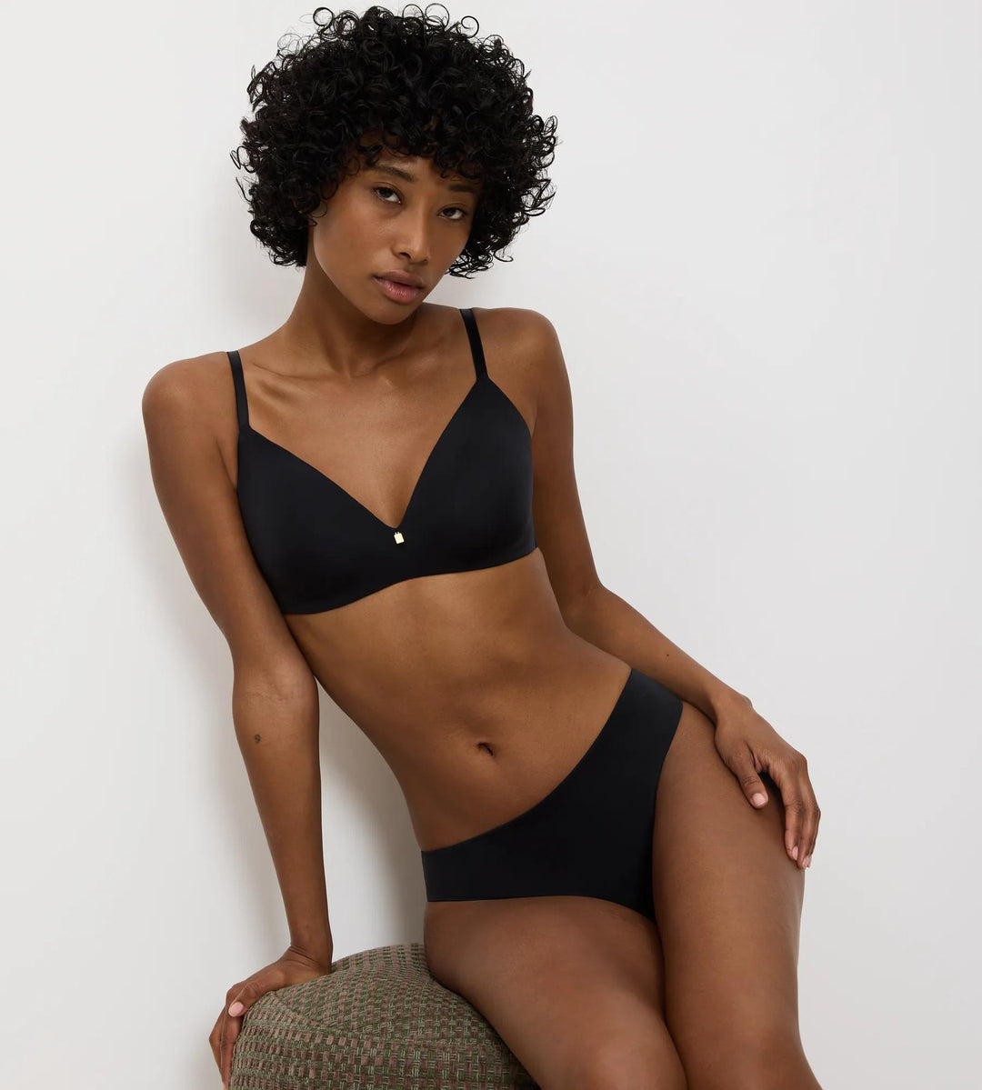 #culoare_0004-black