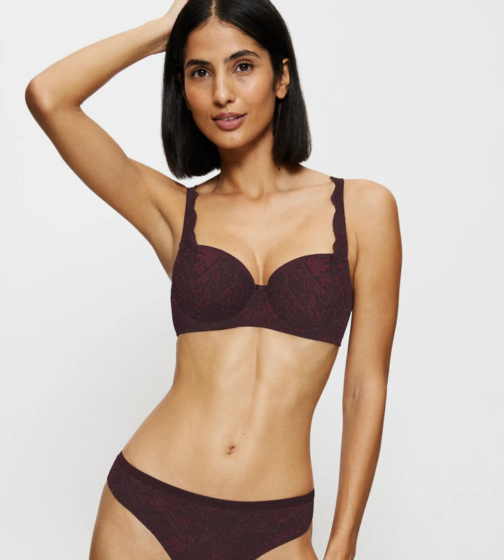 #culoare_00eg-deep-burgundy