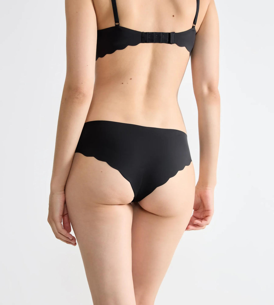 #culoare_0004-black
