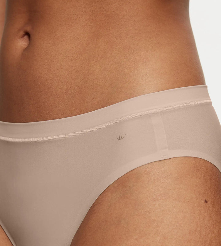 #culoare_00nz-nude-beige