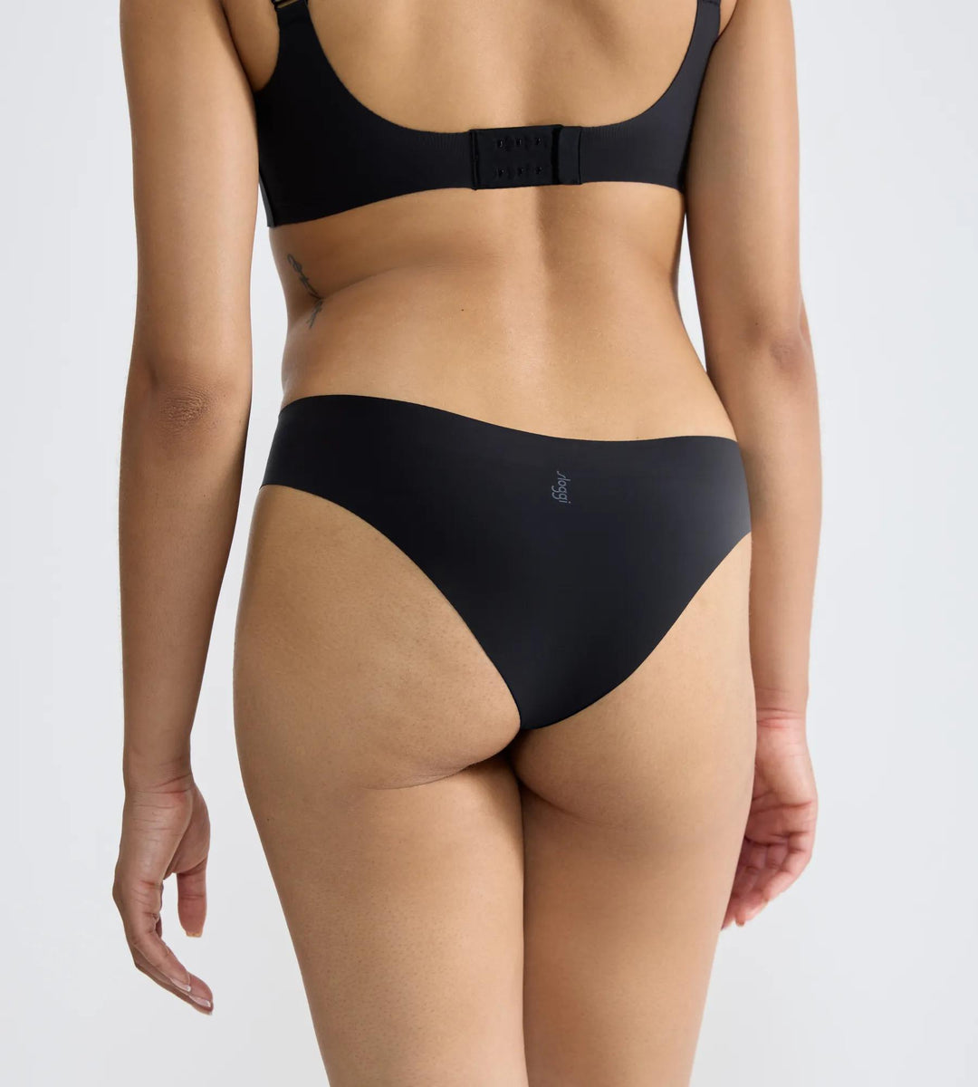 #culoare_0004-black
