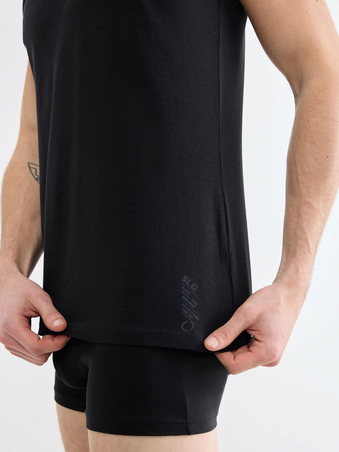 #culoare_0004-black