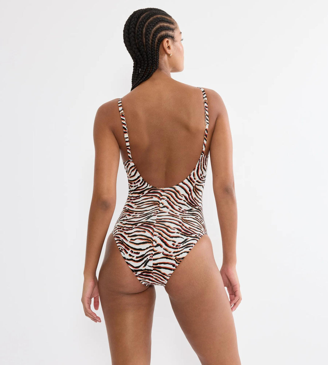 #culoare_m016-white-dark-combination