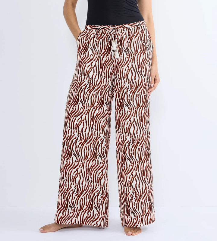 #culoare_m016-white-dark-combination