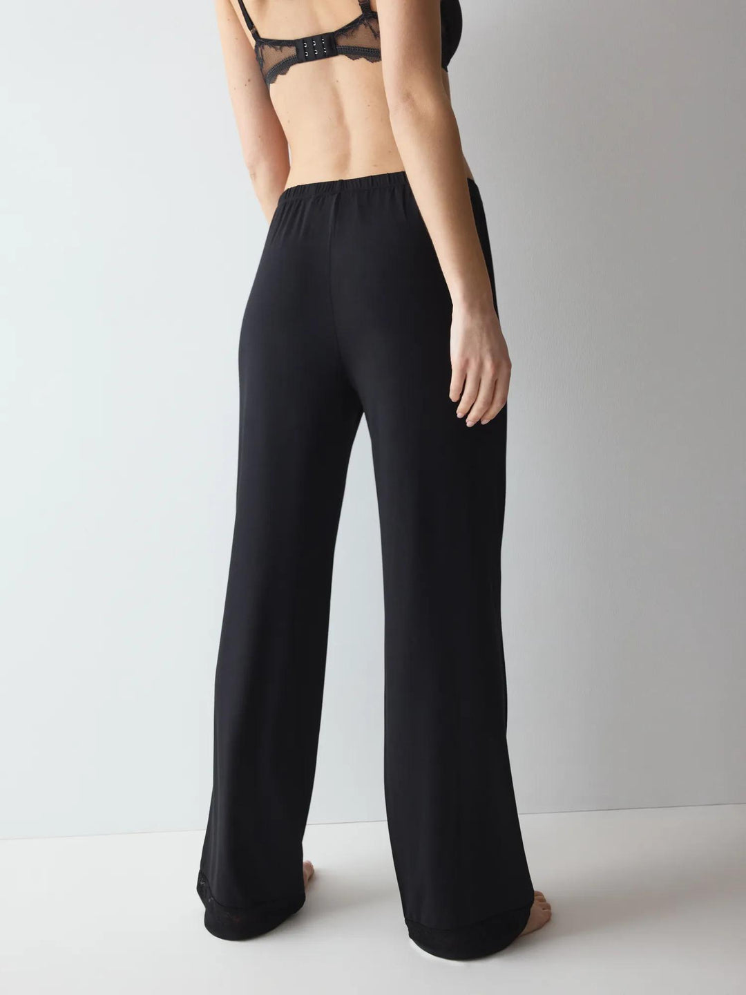 #culoare_0004-black